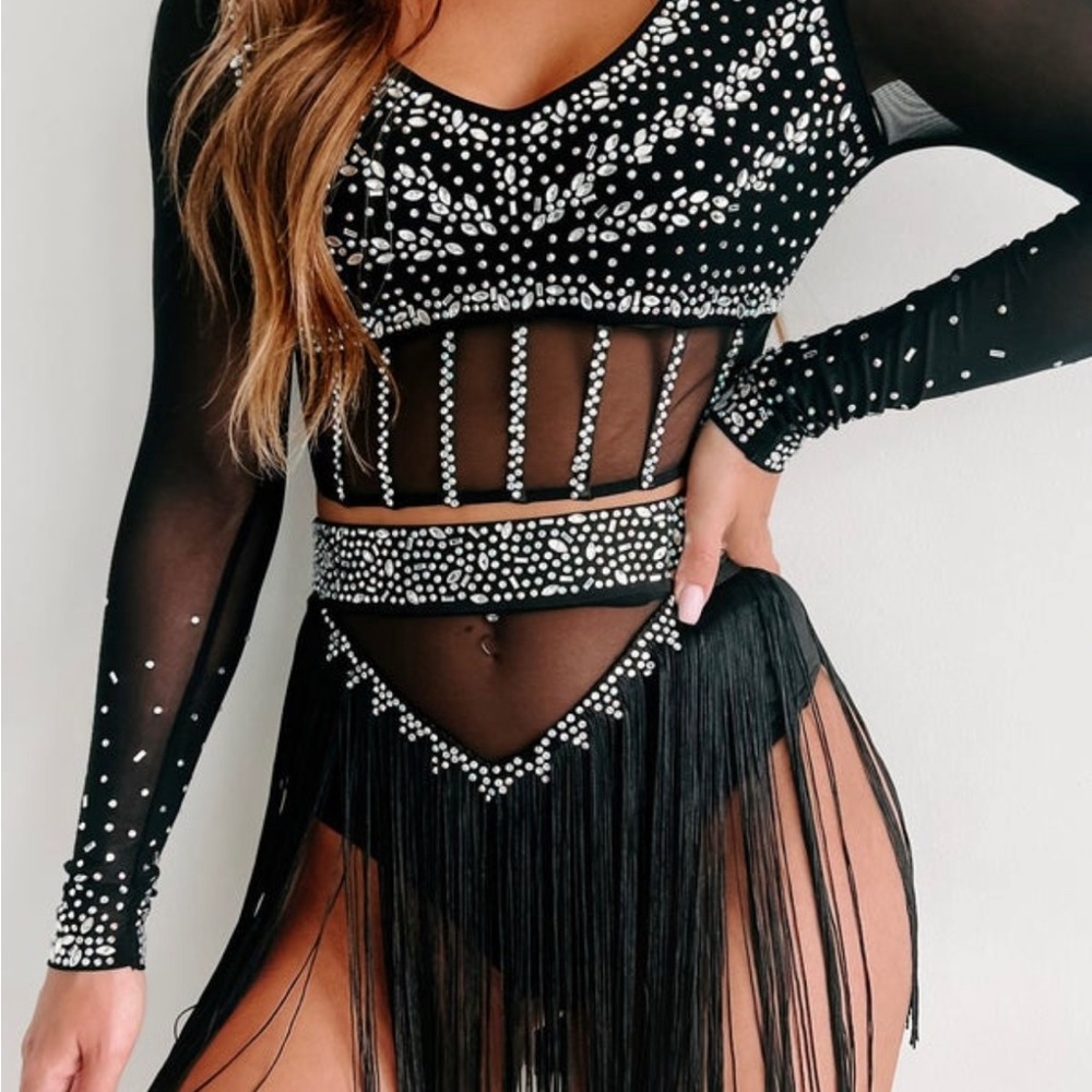 NanaMacs size small long sleeve rhinestone fringe festival skirt set! Never worn
